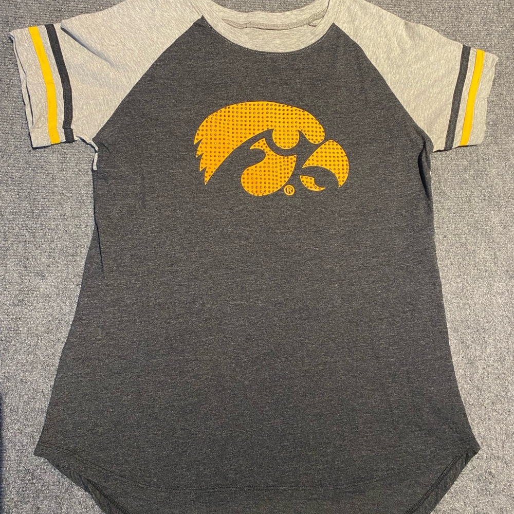Colosseum Iowa Hawkeyes Rhinestone Heather Gray T-Shirt women’s S